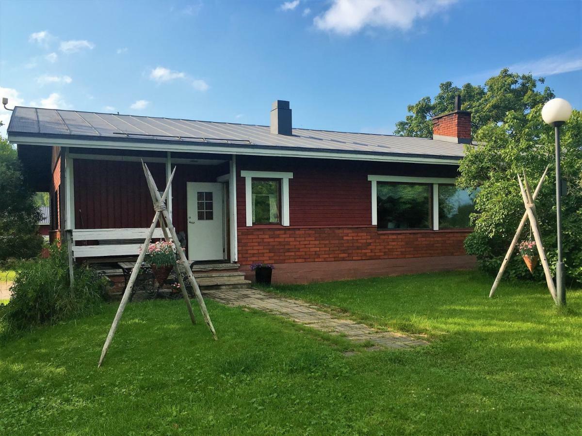 Moksinkylä Surkeenjarvi Countryside B&B المظهر الخارجي الصورة